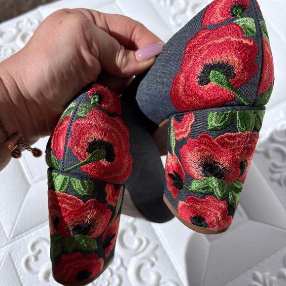 Jessica Simpson Boho Preppy Denim Floral Embroidered Chunky Heel Pumps size 7.5 - Picture 2 of 7